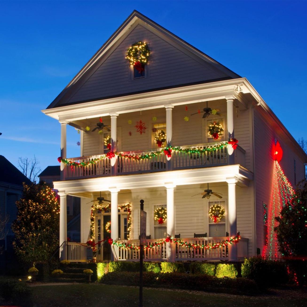 Wreath and Garland Holiday Lighting Design